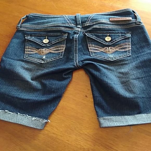 Almost famous jeans shorts - Picture 6 of 6